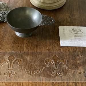 Vintage Paint stencil minta